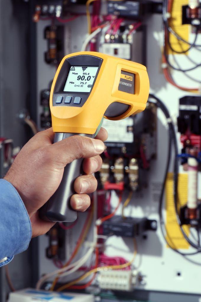 Fluke 572 thermomètre infra-rouge contrôle éléctrique et températures elevées